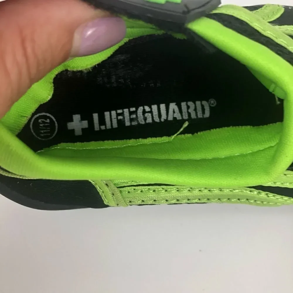 Lifeguard swimming shoe